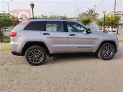 جیپ گراند شیرۆکی